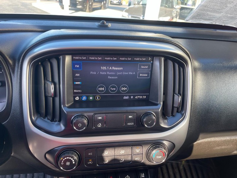 Chevrolet Colorado Vehicle Full-screen Gallery Image 15