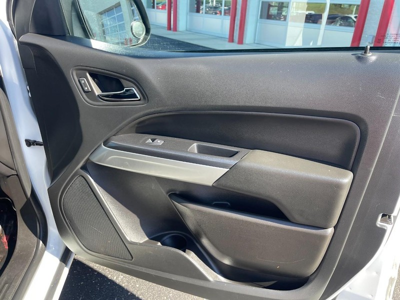 Chevrolet Colorado Vehicle Image 11