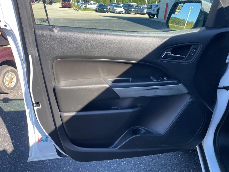 Chevrolet Colorado Vehicle Image 14