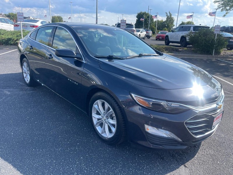 Chevrolet Malibu Vehicle Image 02