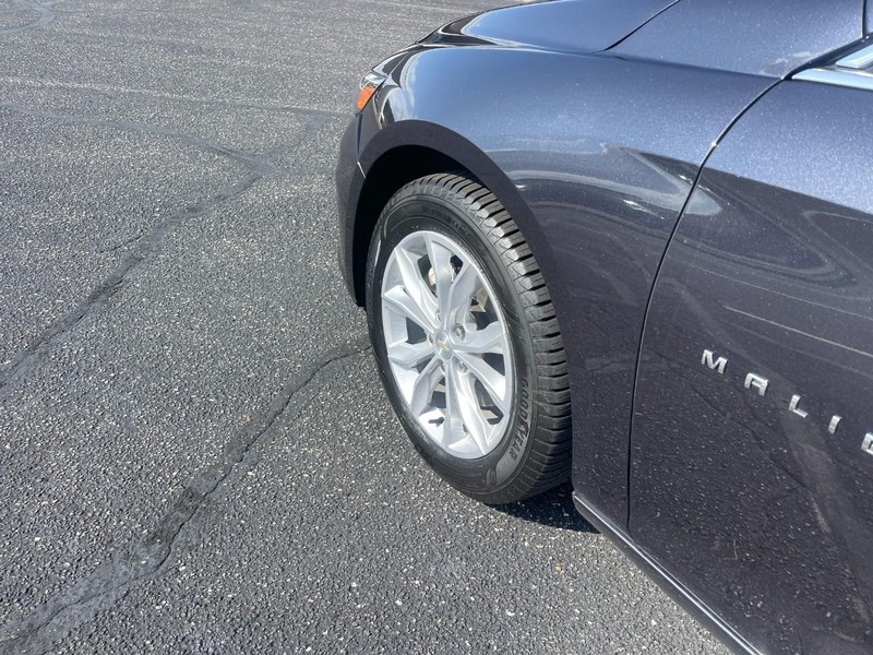 Chevrolet Malibu Vehicle Image 05