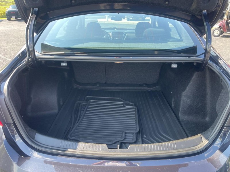 Chevrolet Malibu Vehicle Image 11