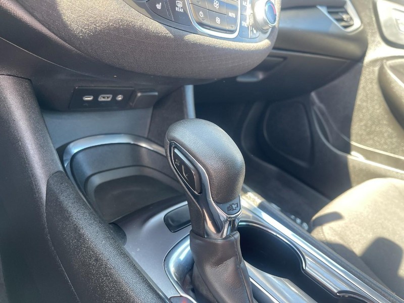 Chevrolet Malibu Vehicle Image 21
