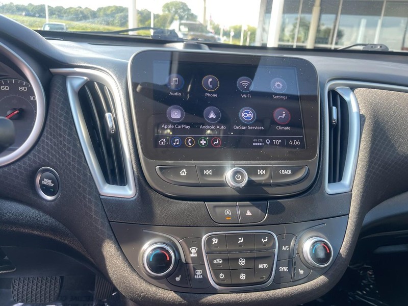 Chevrolet Malibu Vehicle Image 22