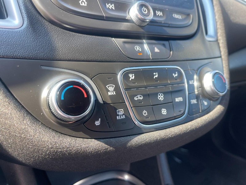 Chevrolet Malibu Vehicle Image 24