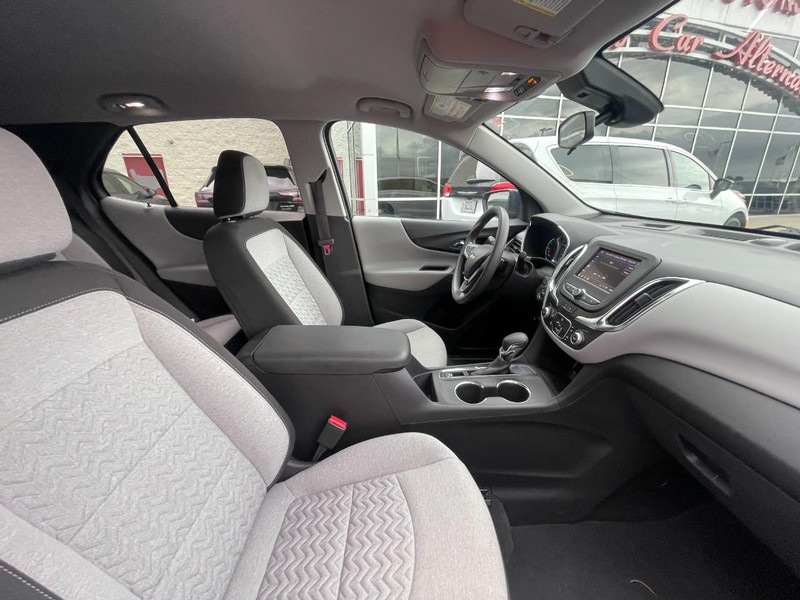 Chevrolet Equinox Vehicle Image 03