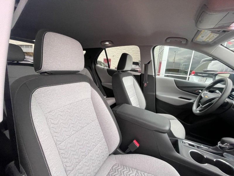 Chevrolet Equinox Vehicle Image 04