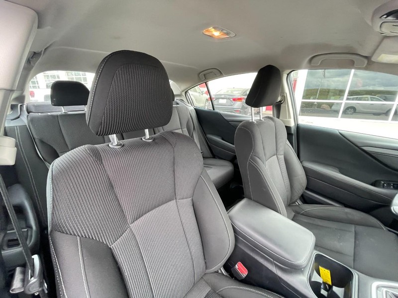 Subaru Legacy Vehicle Image 04