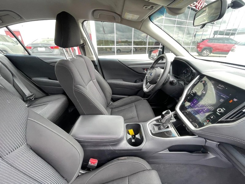 Subaru Legacy Vehicle Image 05