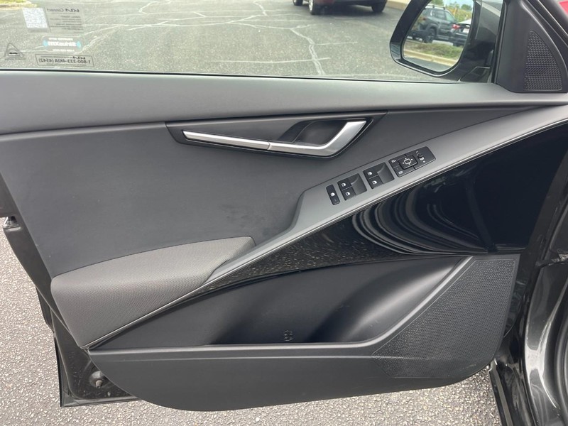 Kia Niro EV Vehicle Image 22