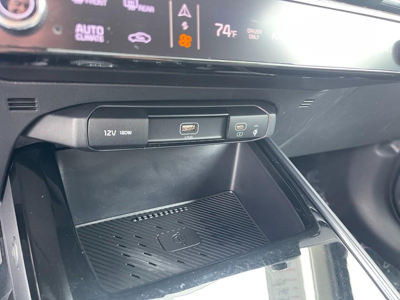Kia Niro EV Vehicle Image 35