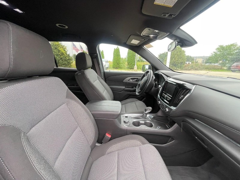 Chevrolet Traverse Vehicle Image 03