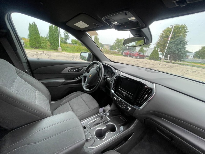 Chevrolet Traverse Vehicle Image 05