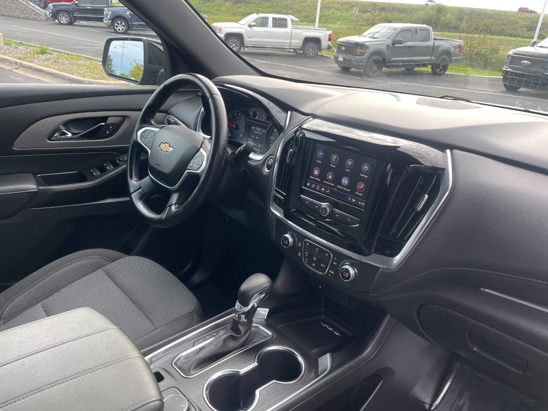 Chevrolet Traverse Vehicle Image 06