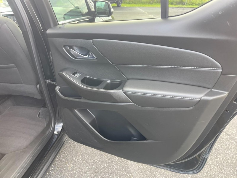Chevrolet Traverse Vehicle Image 13