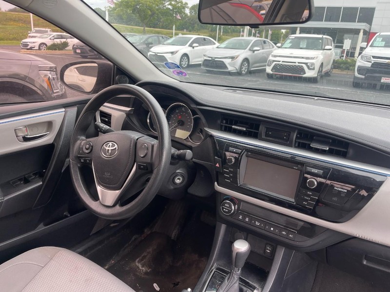 Toyota Corolla Vehicle Image 04