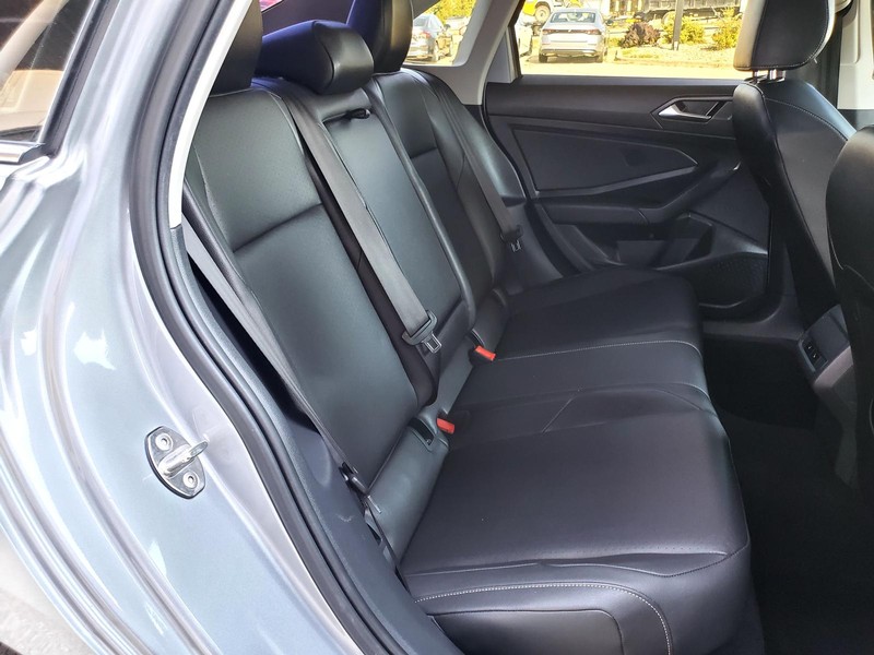 Volkswagen Jetta Vehicle Image 08
