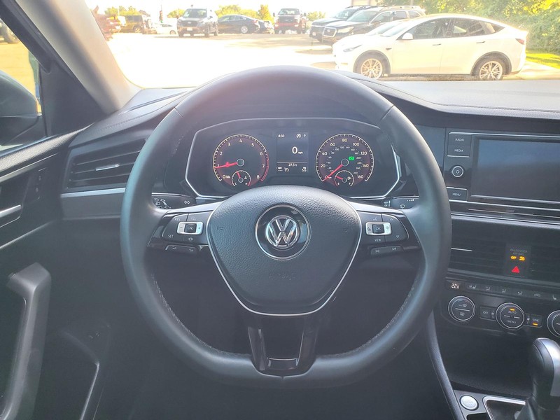 Volkswagen Jetta Vehicle Image 20