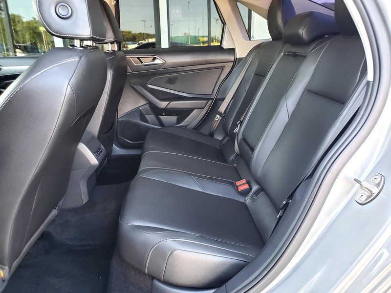 Volkswagen Jetta Vehicle Image 22
