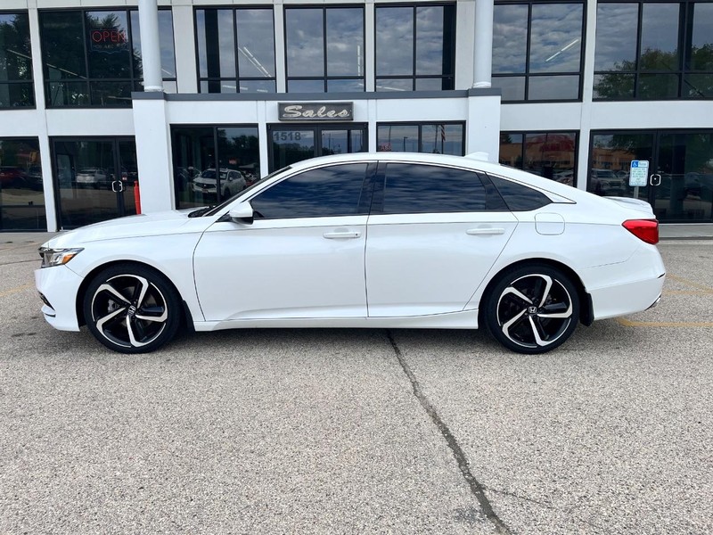 Honda Accord Sedan Vehicle Image 09