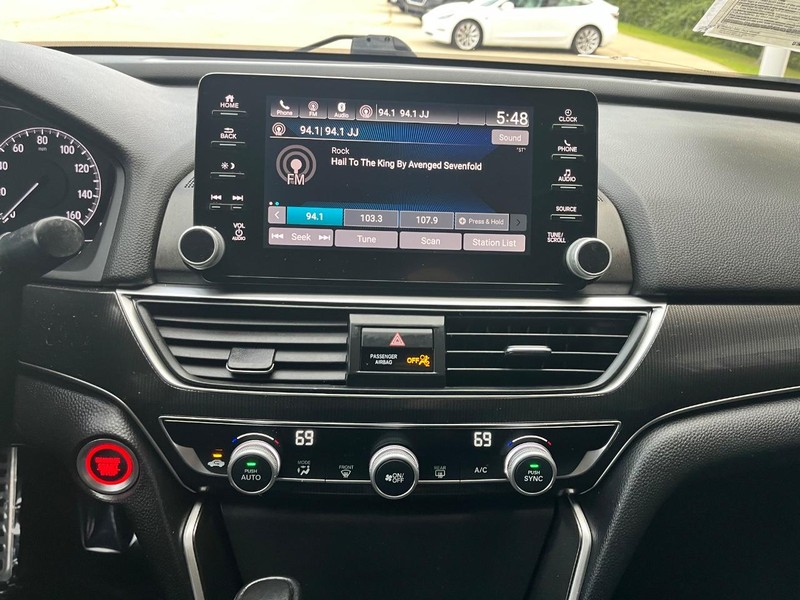 Honda Accord Sedan Vehicle Image 11