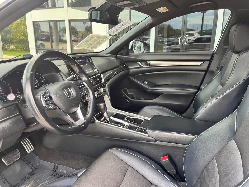 Honda Accord Sedan Vehicle Image 15