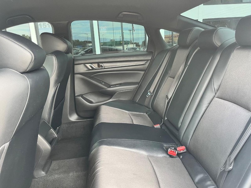 Honda Accord Sedan Vehicle Image 19