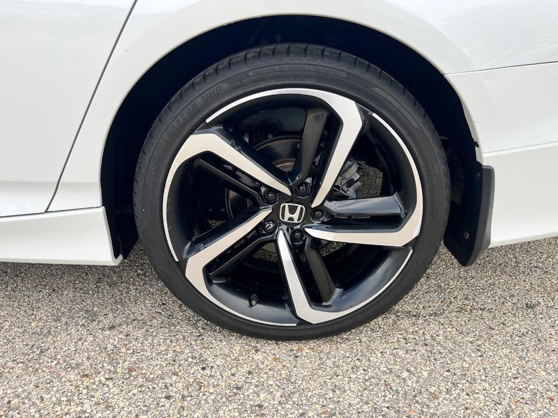 Honda Accord Sedan Vehicle Image 20