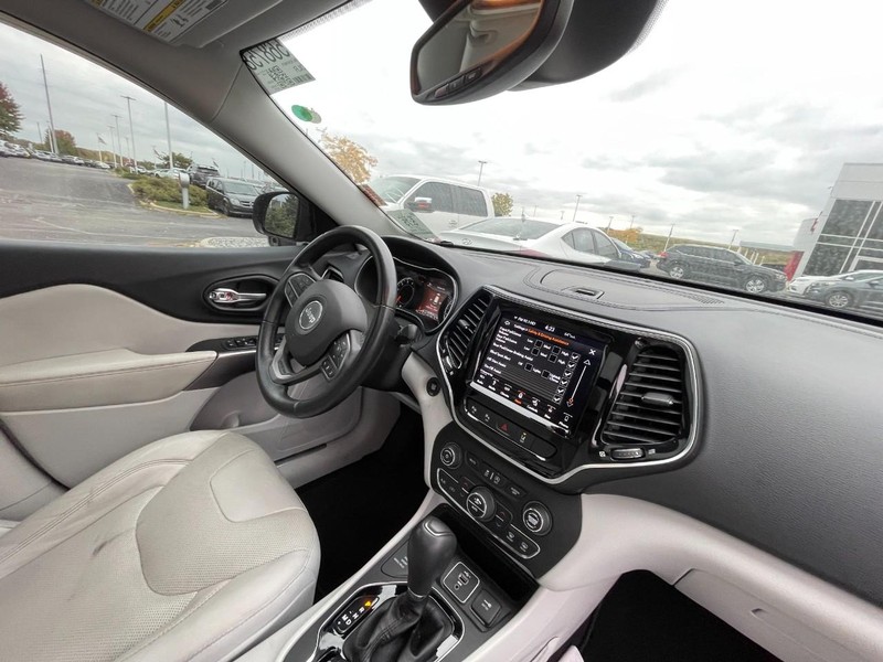 Jeep Cherokee Vehicle Image 06