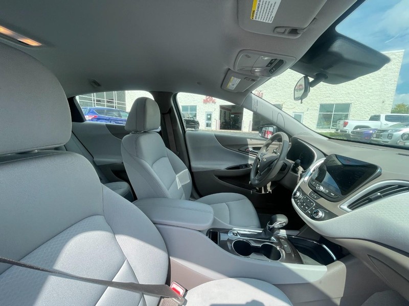Chevrolet Malibu Vehicle Image 03