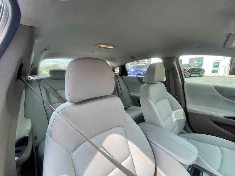 Chevrolet Malibu Vehicle Image 04