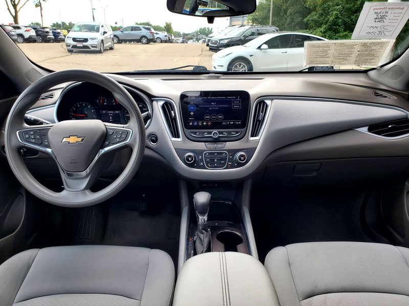 Chevrolet Malibu Vehicle Image 06