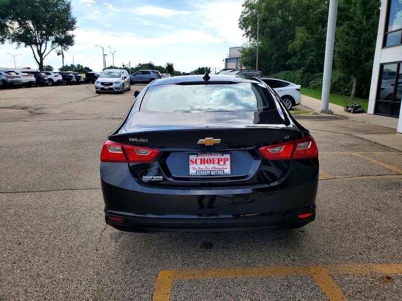Chevrolet Malibu Vehicle Image 13