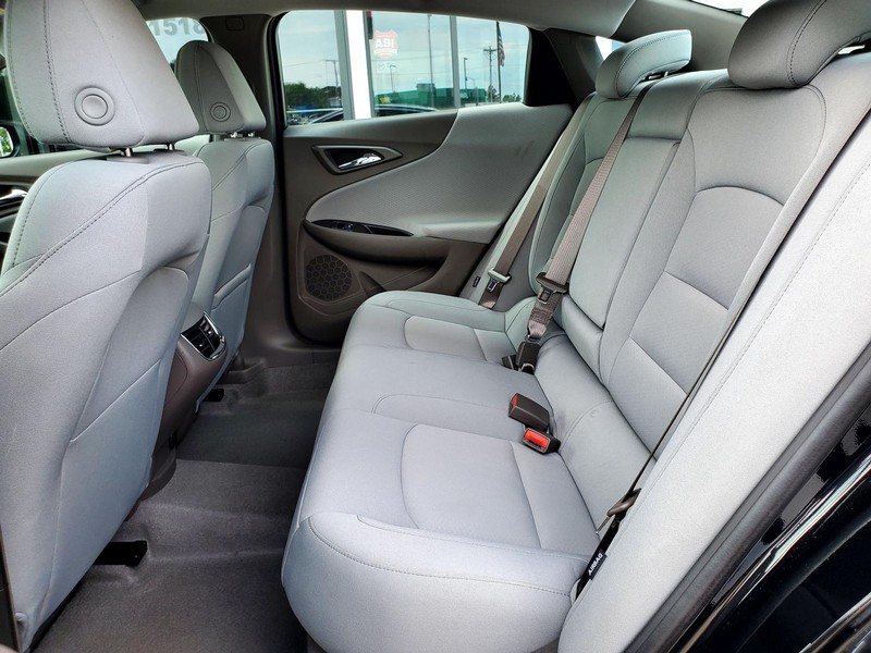 Chevrolet Malibu Vehicle Image 15