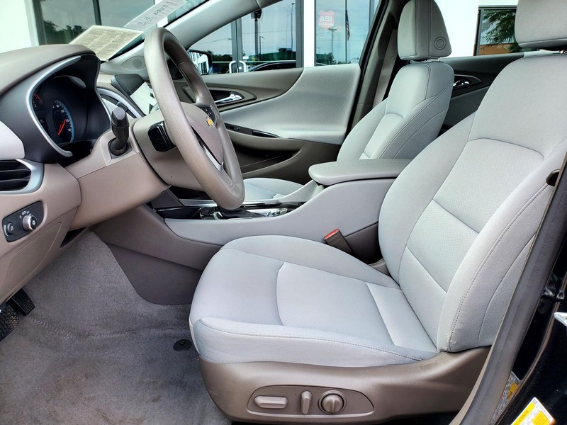 Chevrolet Malibu Vehicle Image 16