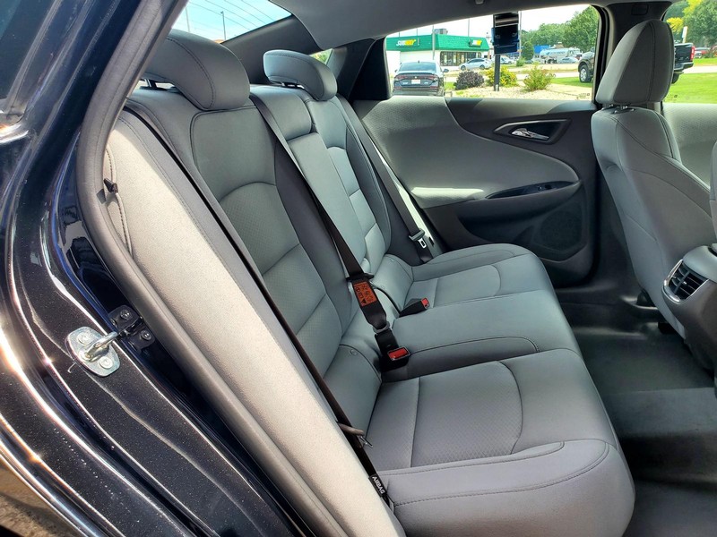 Chevrolet Malibu Vehicle Image 17