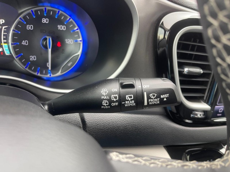 Chrysler Pacifica Vehicle Image 29