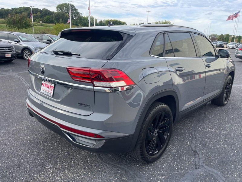 Volkswagen Atlas Cross Sport Vehicle Image 03