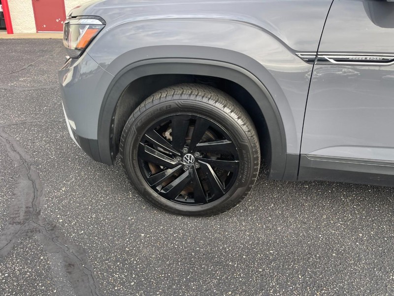 Volkswagen Atlas Cross Sport Vehicle Image 06