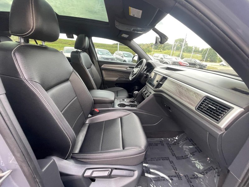 Volkswagen Atlas Cross Sport Vehicle Image 10