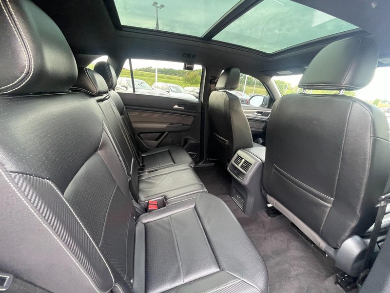 Volkswagen Atlas Cross Sport Vehicle Image 12