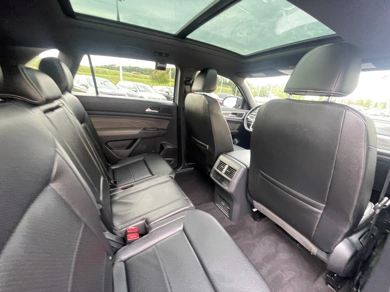 Volkswagen Atlas Cross Sport Vehicle Image 13