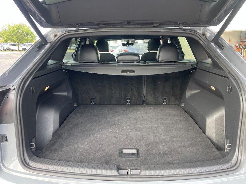 Volkswagen Atlas Cross Sport Vehicle Image 15