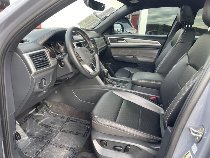 Volkswagen Atlas Cross Sport Vehicle Image 19