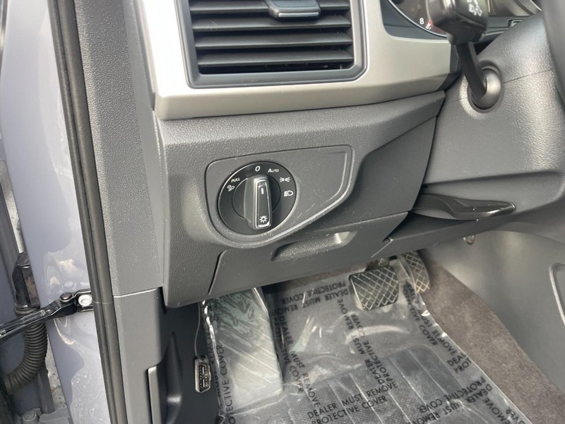 Volkswagen Atlas Cross Sport Vehicle Image 21