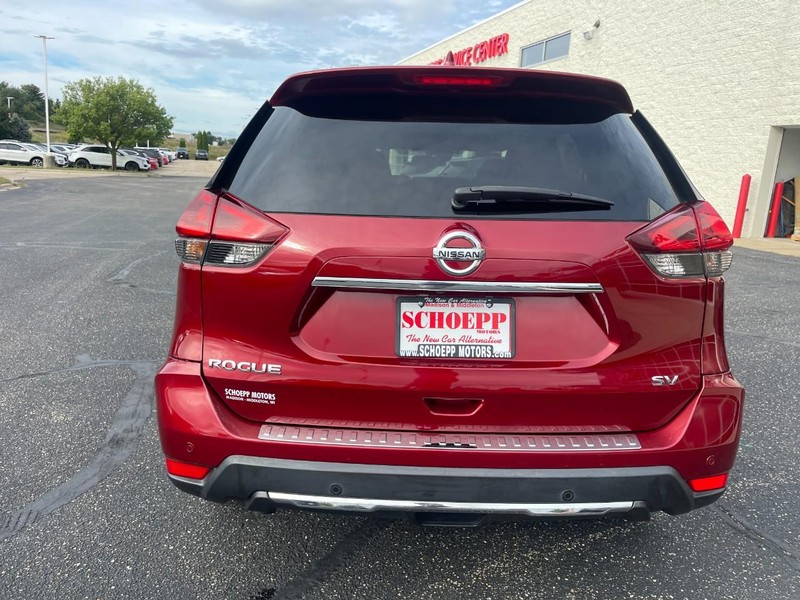 Nissan Rogue Vehicle Image 04