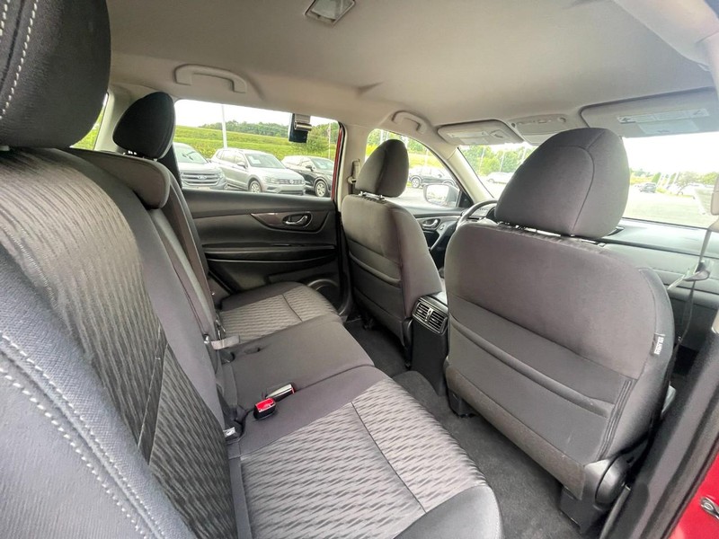 Nissan Rogue Vehicle Image 11