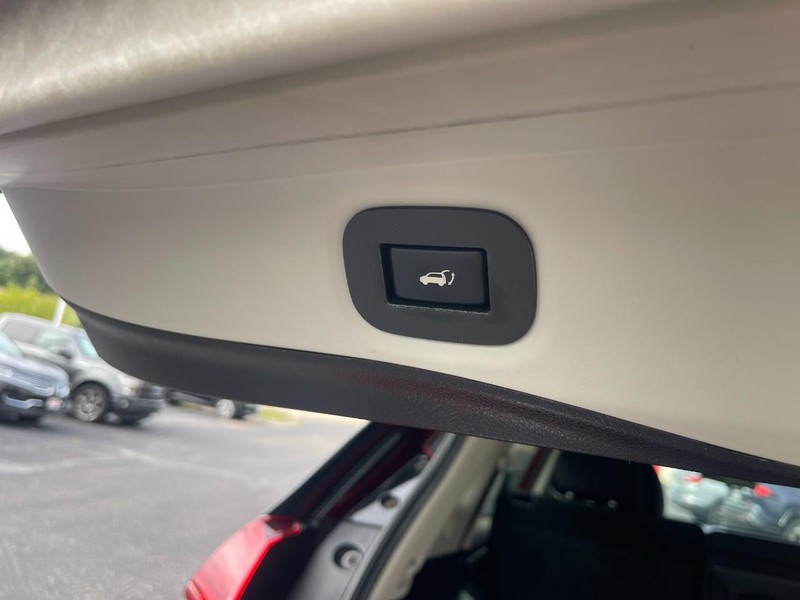 Nissan Rogue Vehicle Image 14