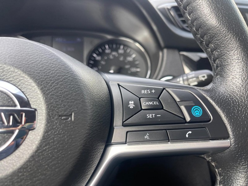 Nissan Rogue Vehicle Image 25