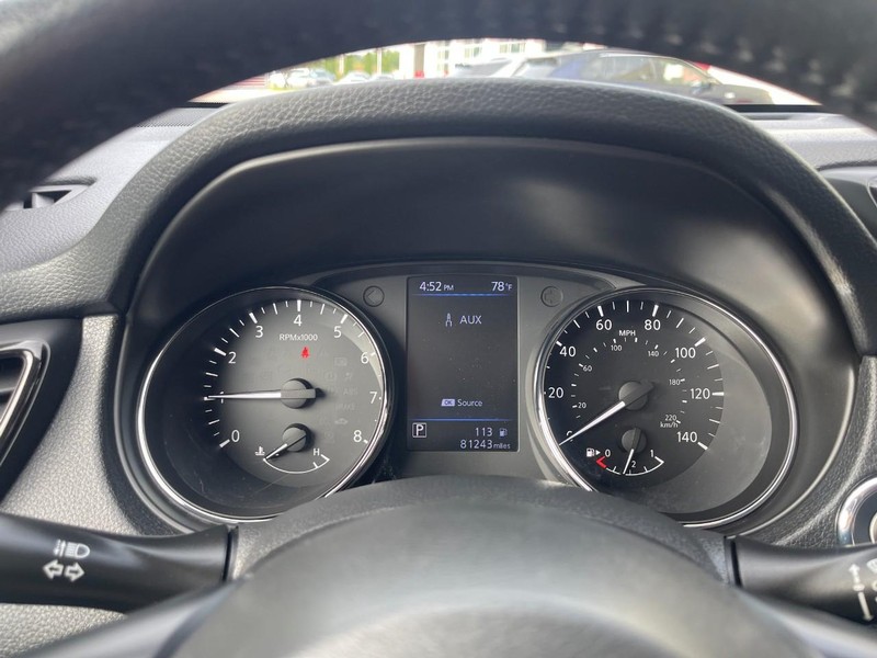 Nissan Rogue Vehicle Image 26